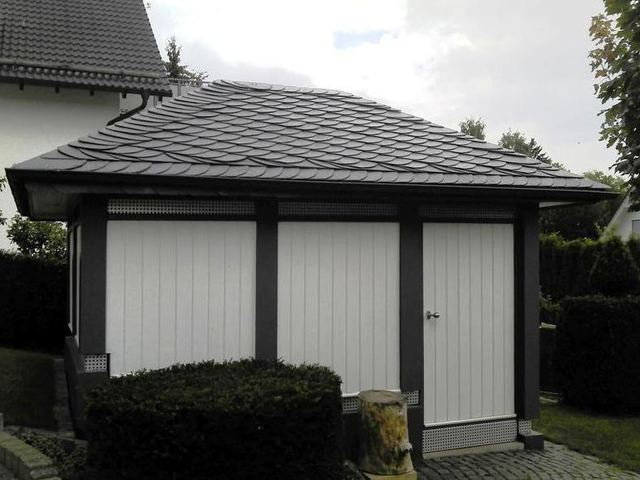 Gartenhaus Naturschiefer Schablonendeckung Korbach