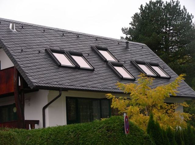 Schieferdach Pulach München (Schuppenschablonendeckung)